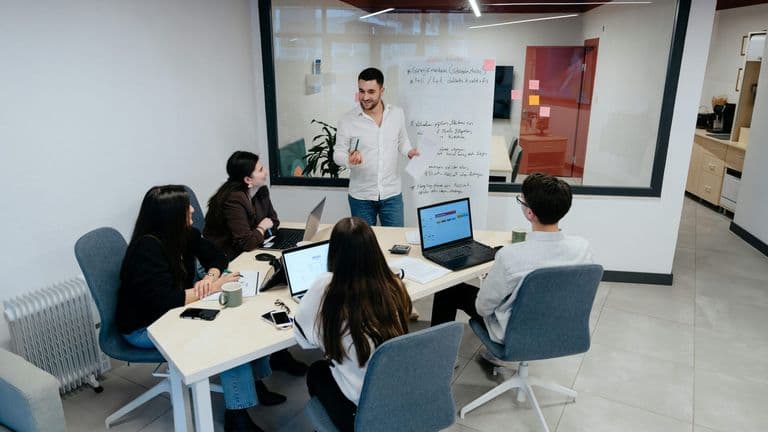 AI Startups Drive $12.7 B Surge in U.S. Venture Funding in April Amid Focus on Safety and Gen‑AI