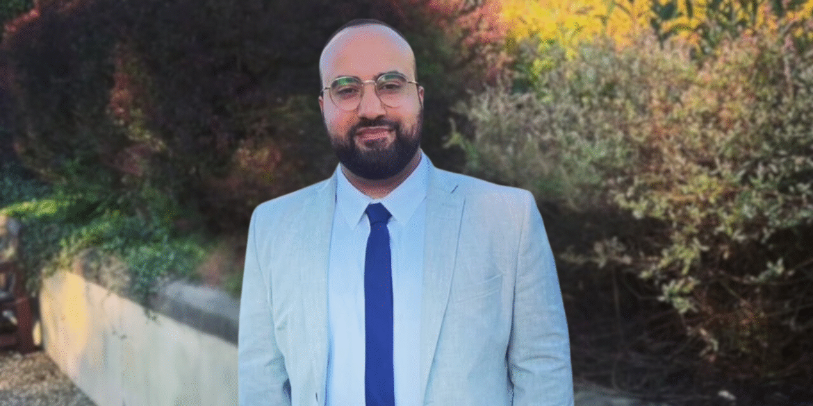 Dr. Aymen Mohamed, founder of Abenzy Education, drives global transformation in higher education with tailored curriculums.