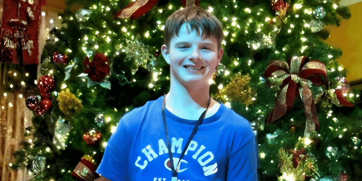 Hamish Sutherland, 17, recognized as New Zealand's Best Emerging Entrepreneur for his innovative digital and AI ventures.