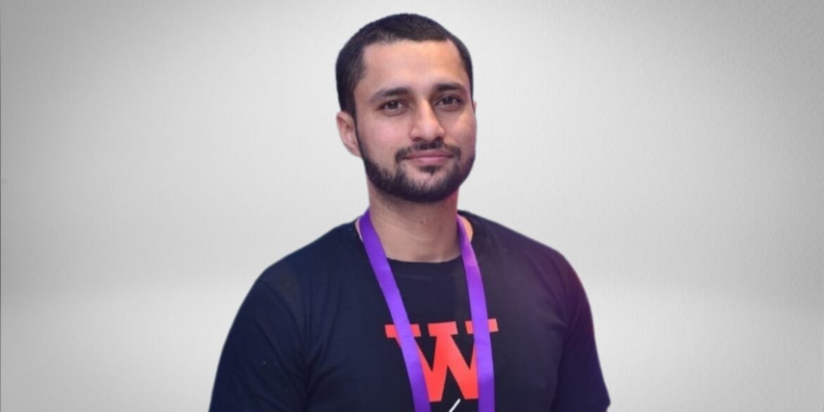 Ishant Sharma, expert digital marketing specialist known for successful campaigns, PPC strategies, and driving business growth worldwide.